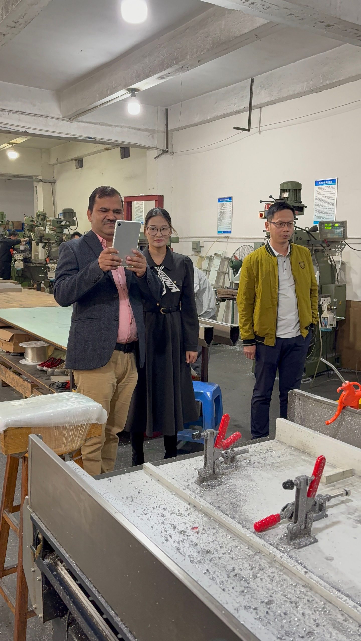 Customers Visit Our Factory, Gain In-Depth Understanding of High-Quality Products such as Air Knives, Rubber Rollers, Gears, and Wheels, and Fully Recognize Our Manufacturing Processes